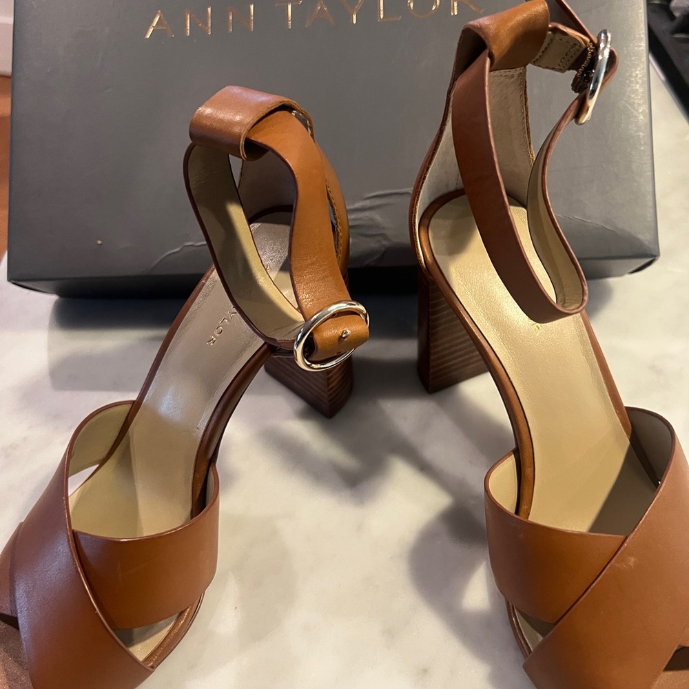 Ann Taylor Liya Leather Block Heeled Sandals sz 6 NWT in original box - Picture 5 of 12